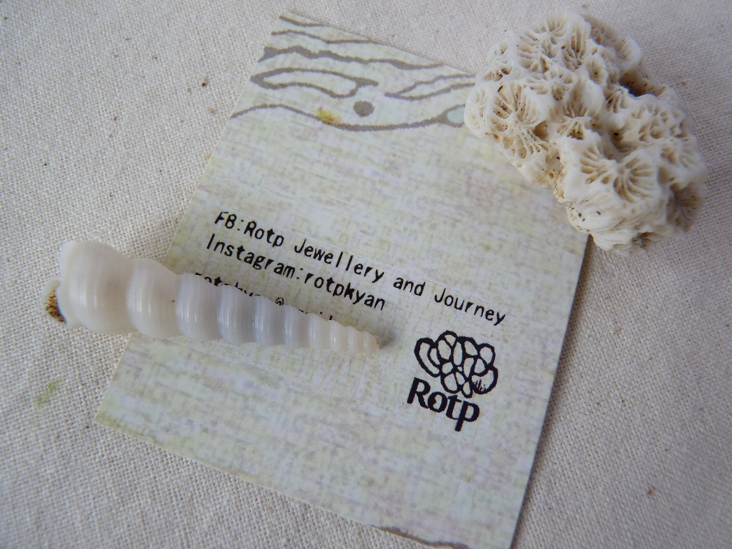 Bougainvillea earrings, pink