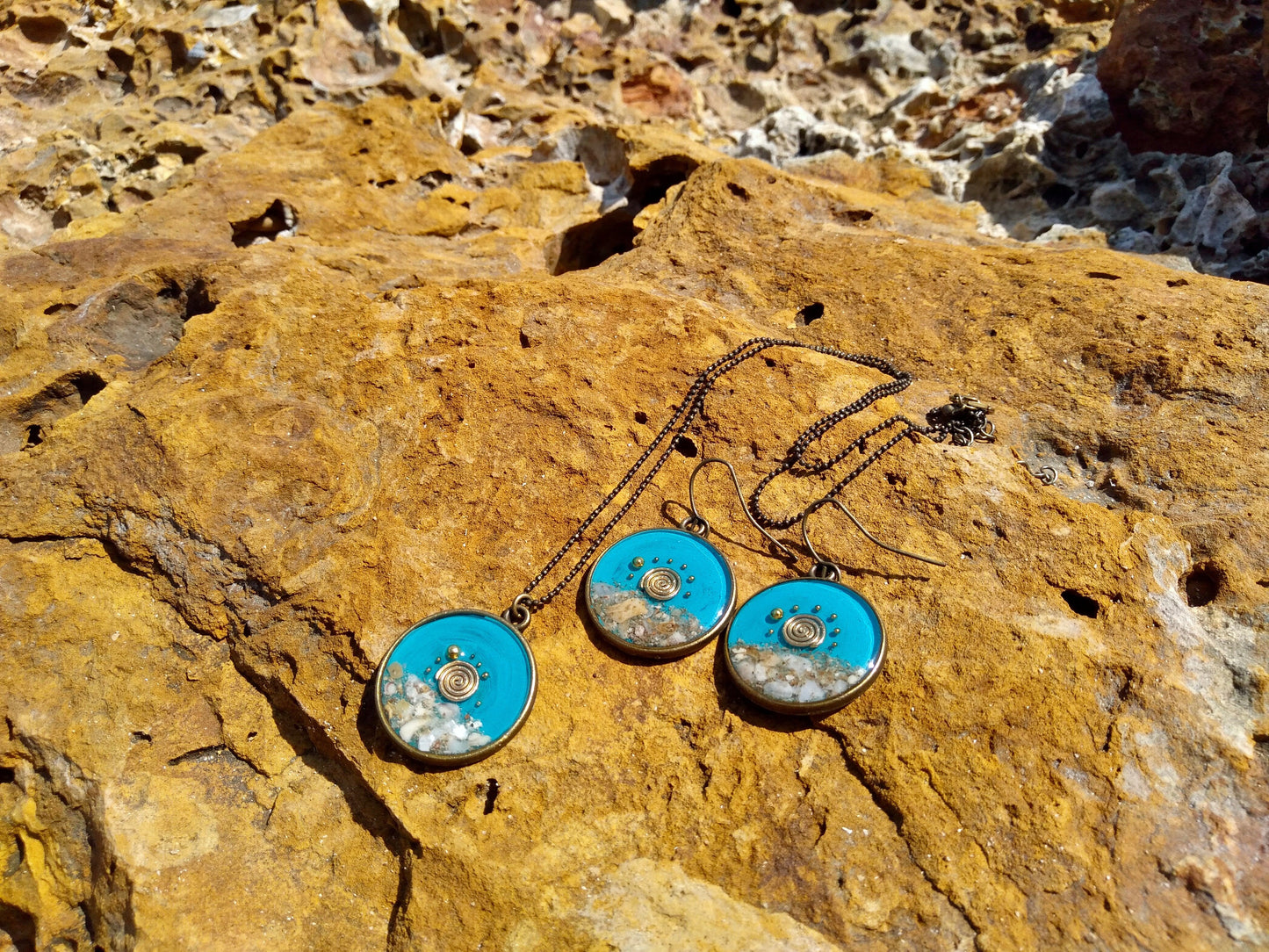 Darwin beach sunrise necklace