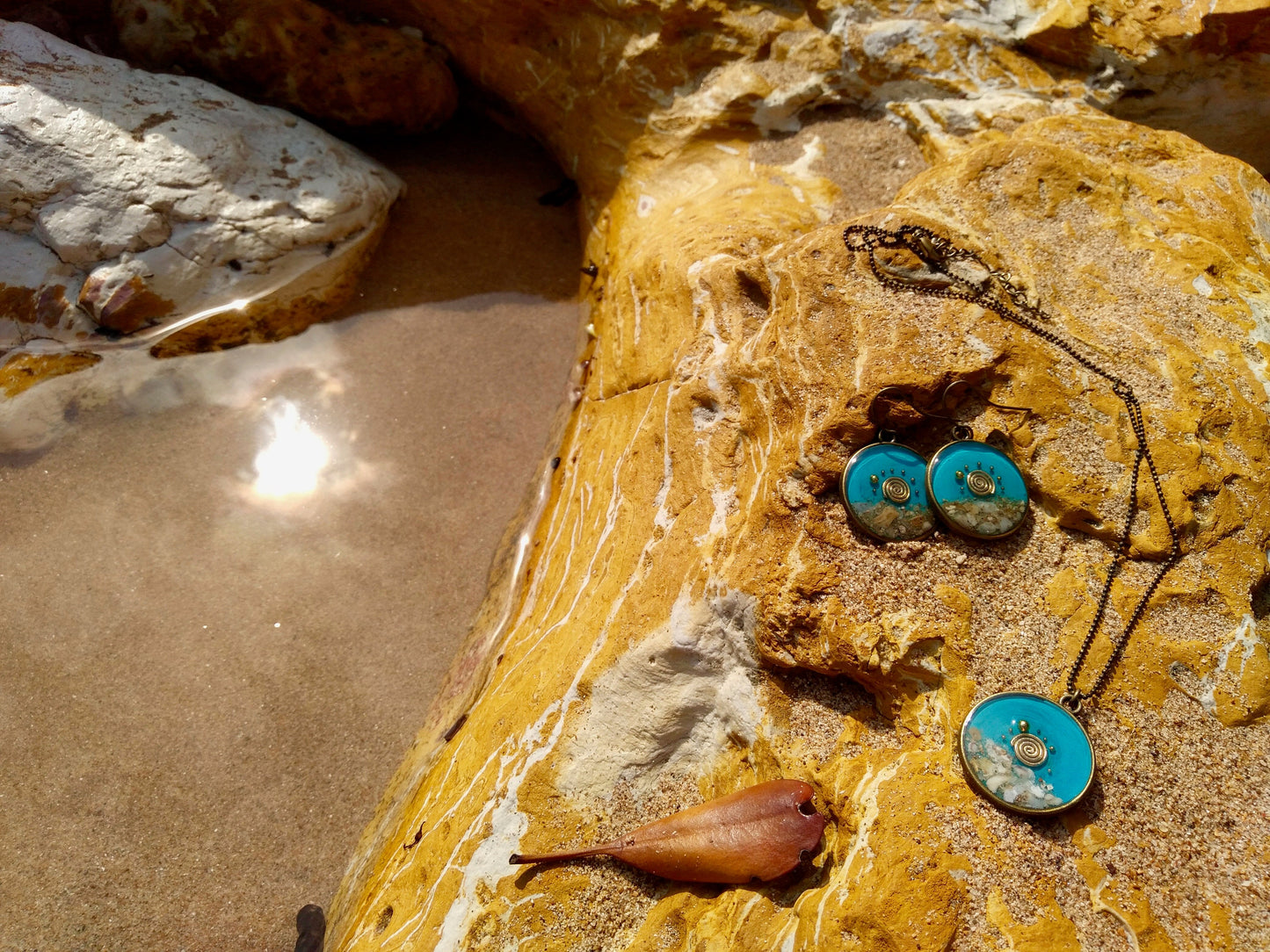 Darwin beach sunrise necklace
