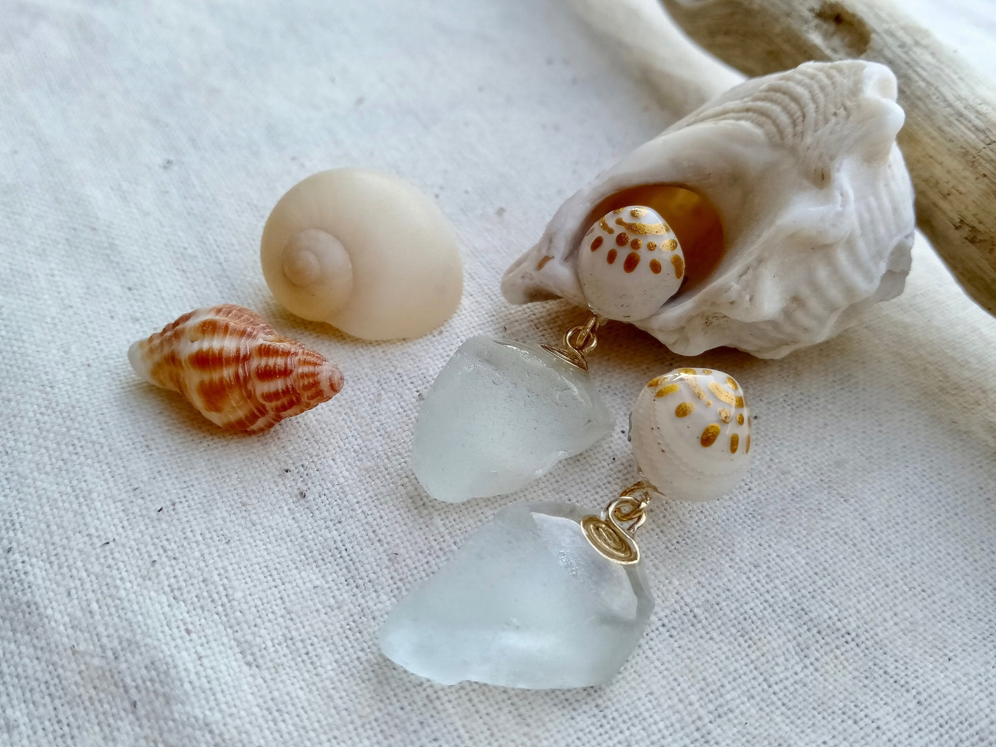 Sea Glass earrings with Tiny Shell (clear colour)