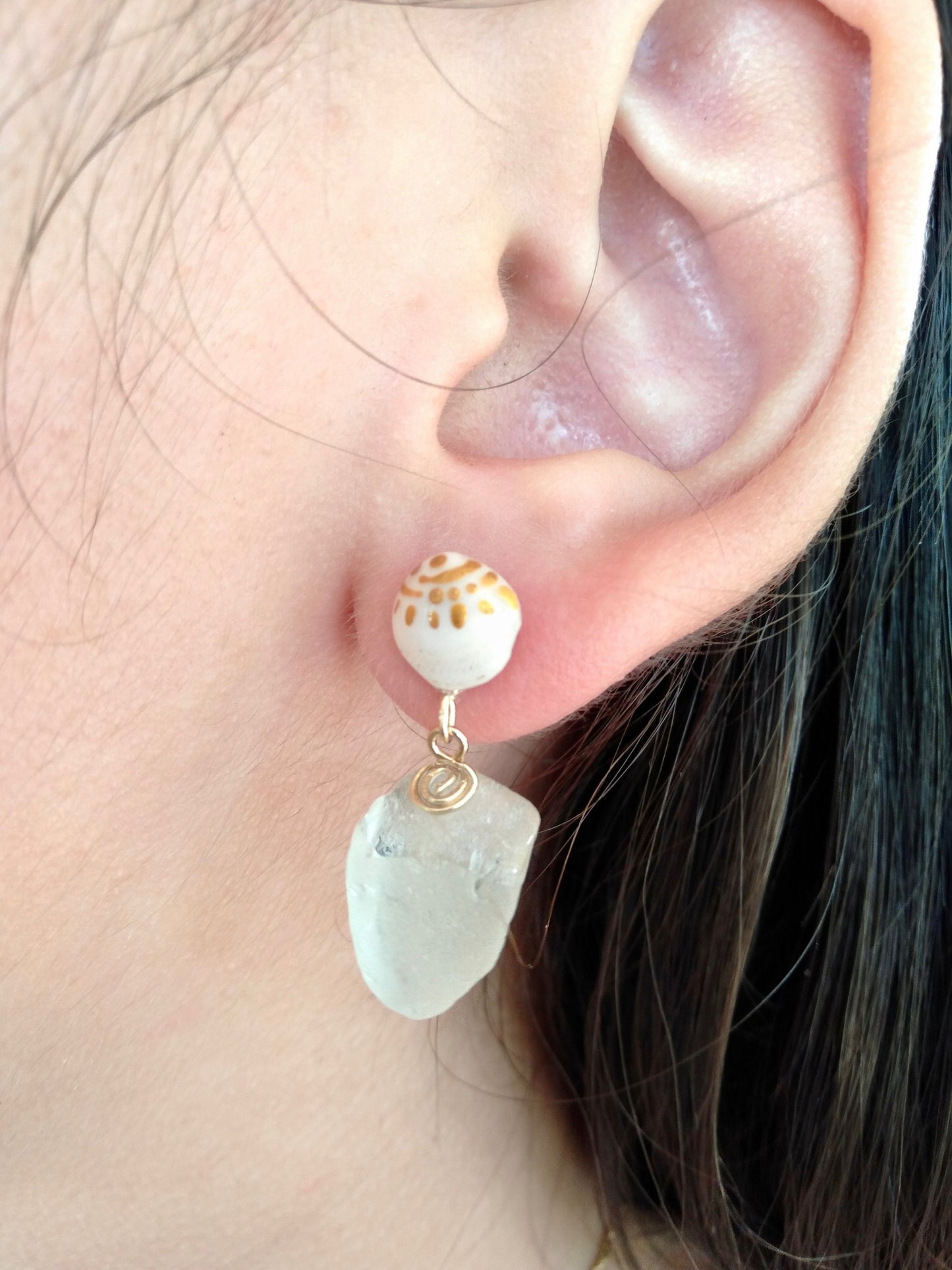 Sea Glass earrings with Tiny Shell (clear colour)